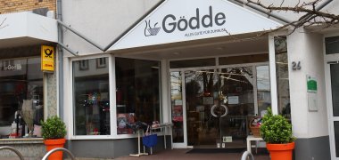 Flower pots in the shop entrance