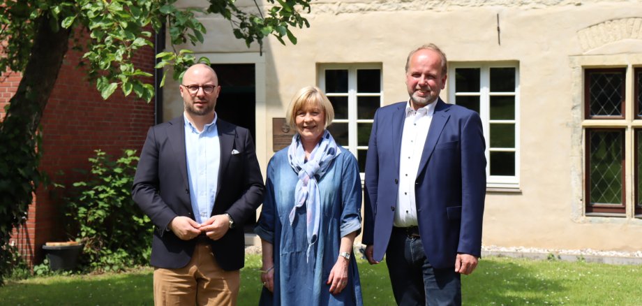 Mayor Michael Gerdhenrich, Cornelia Baumann and Stefan Wittenbrink.