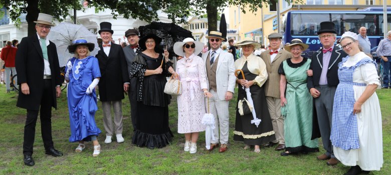 Beckum group with historical costumes