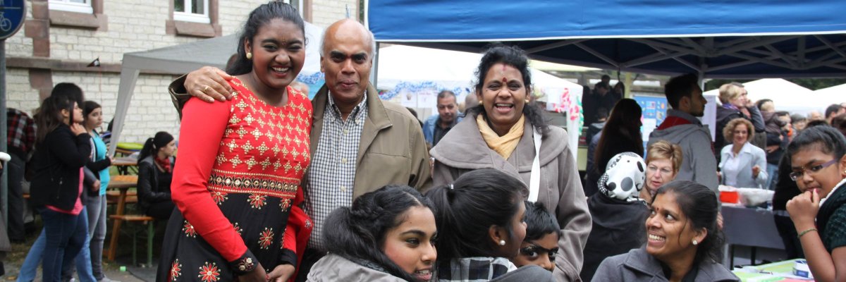 Hands and speech bubbles