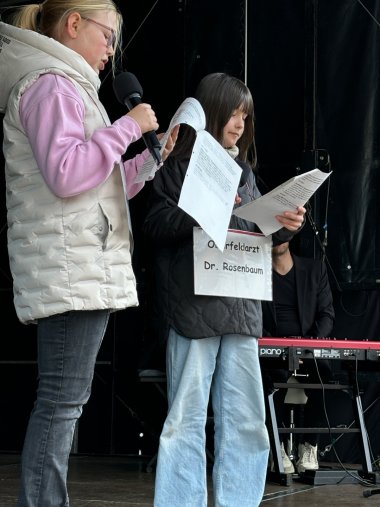 2 pupils