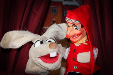 Monkey theatre