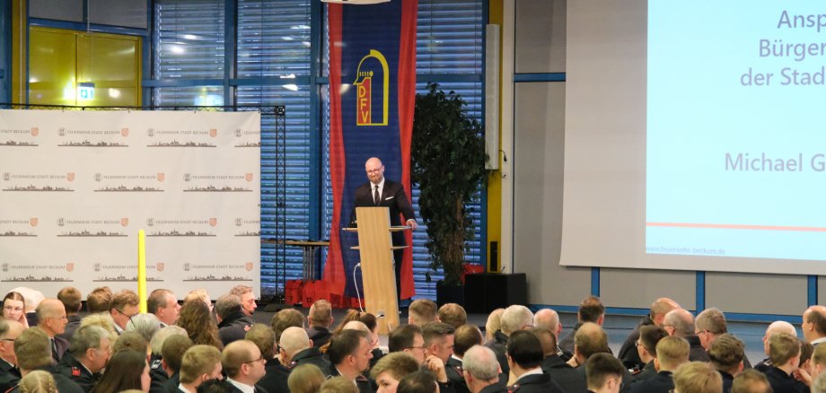 Versammlung in der Aula des Berufskollegs