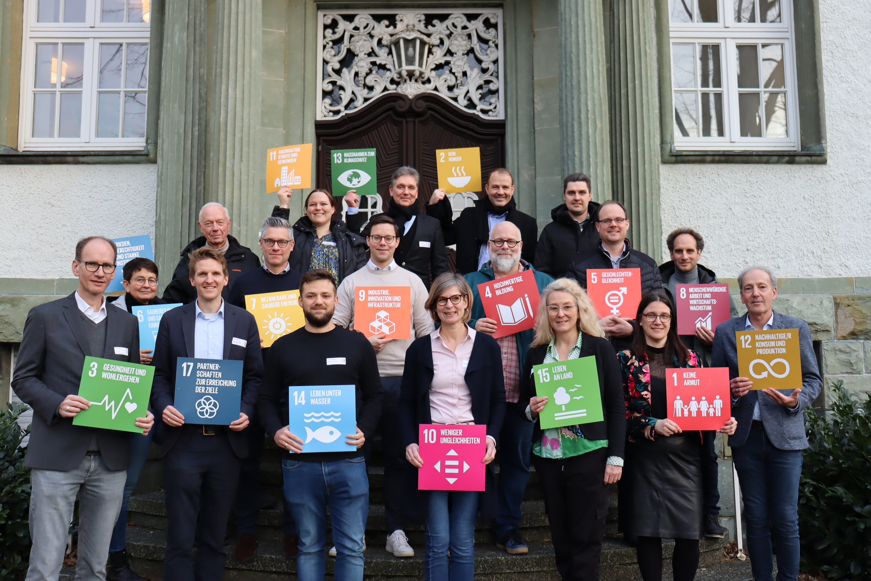 Group picture with sustainable goals