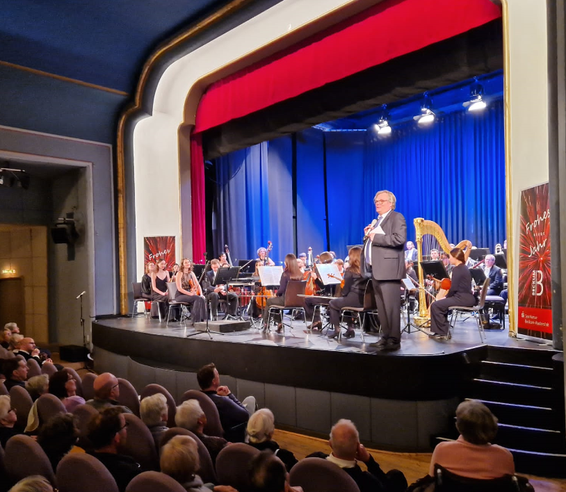 Dirk Klapsing presents the New Year's concert