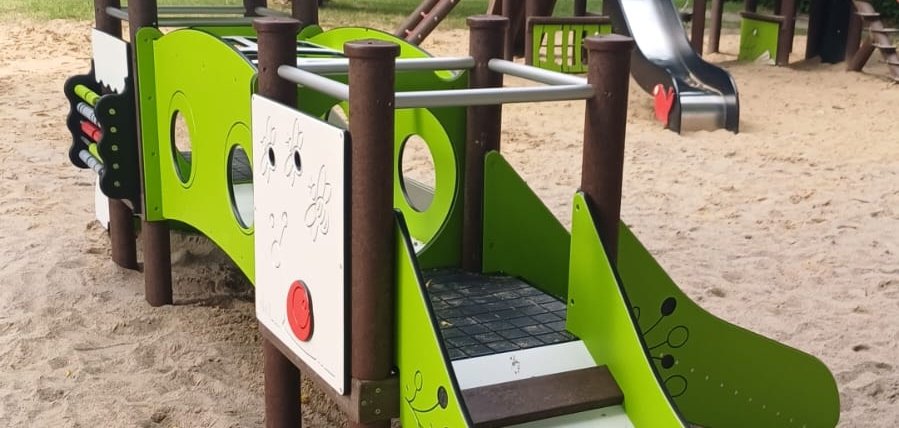 Play equipment