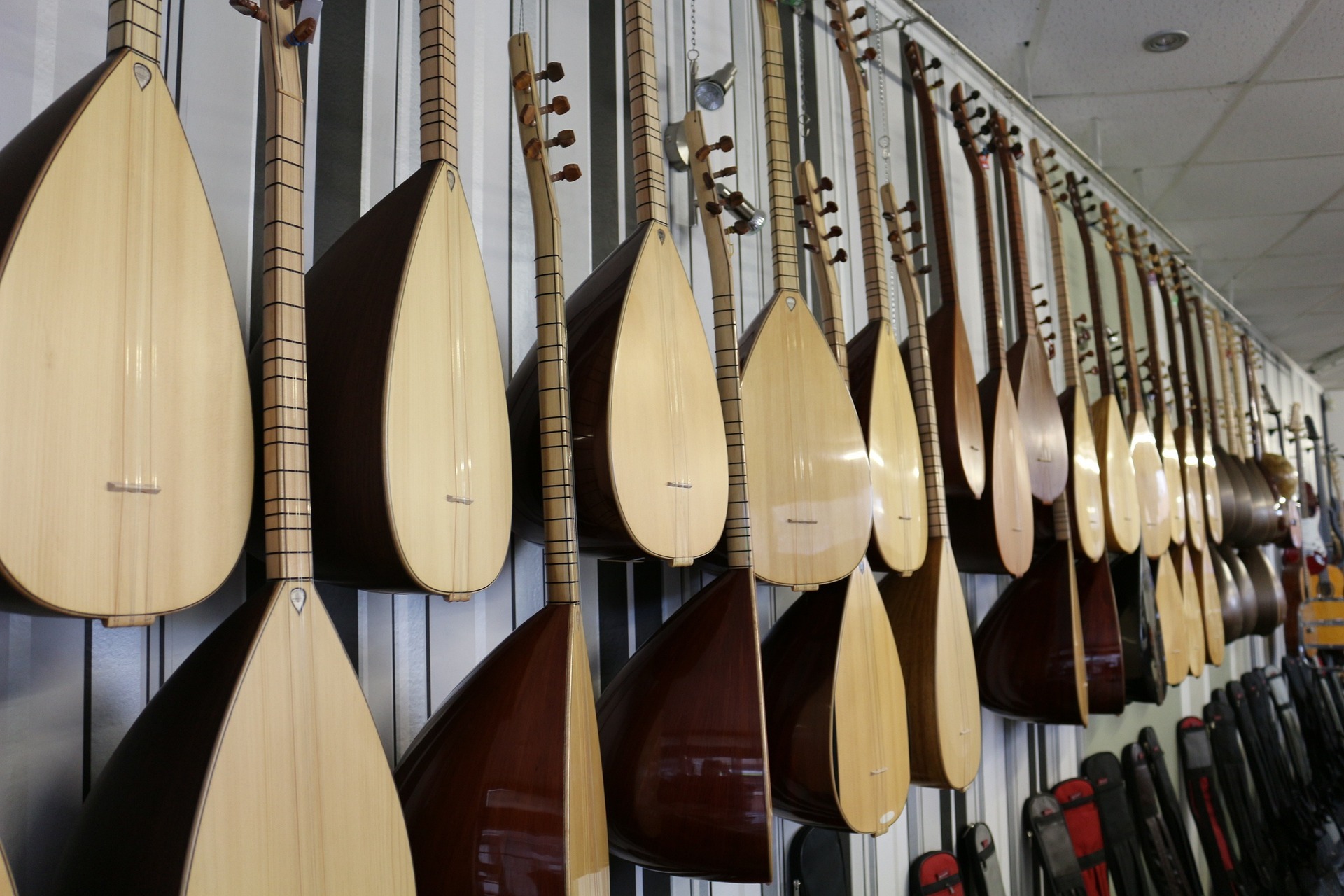 Hanging Saz Instruments