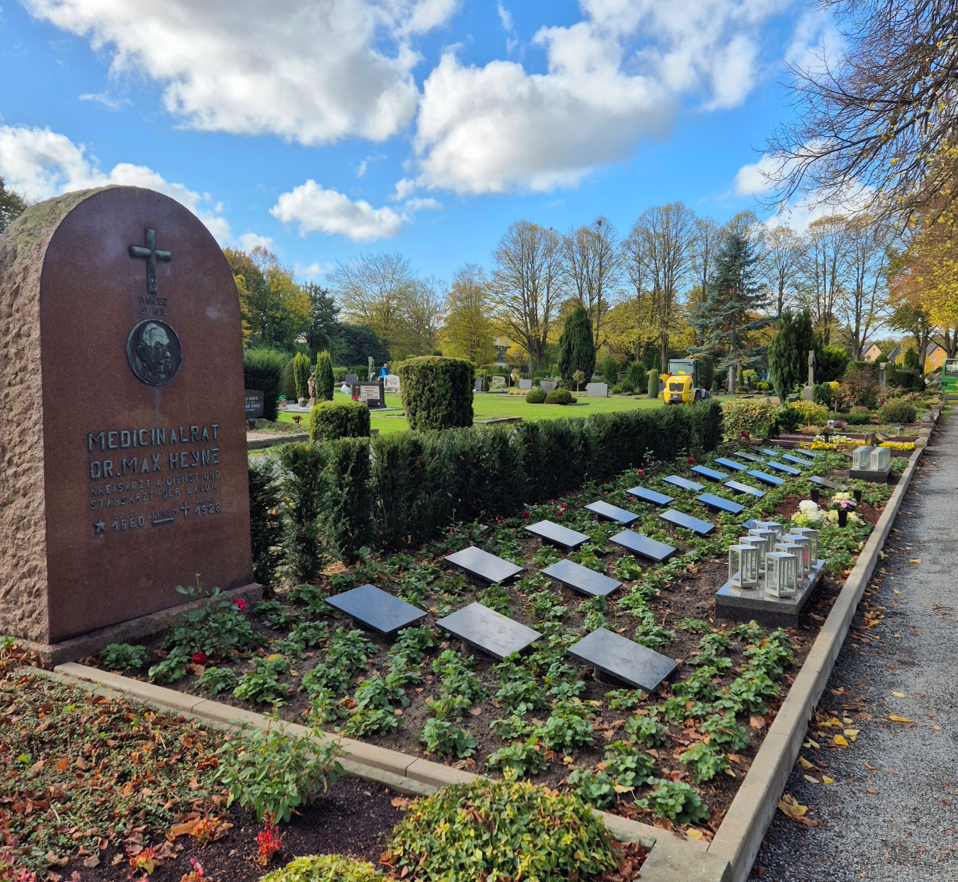 Urn graves at the Elisabethstraße cemetery