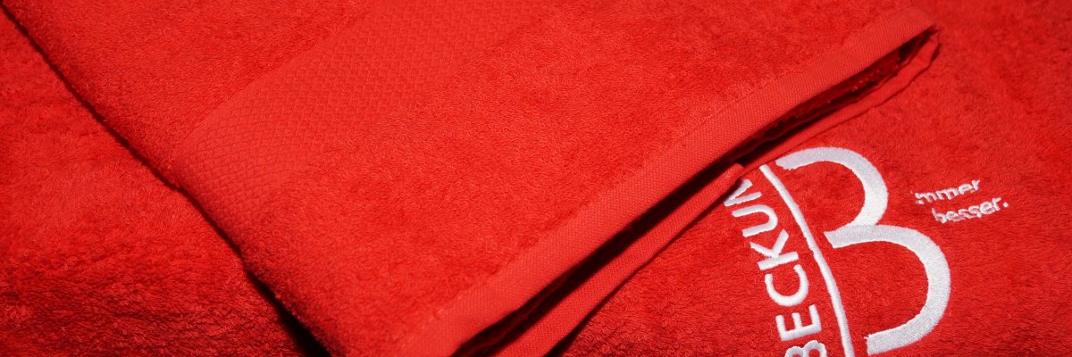 Groep leerlingen voor de school