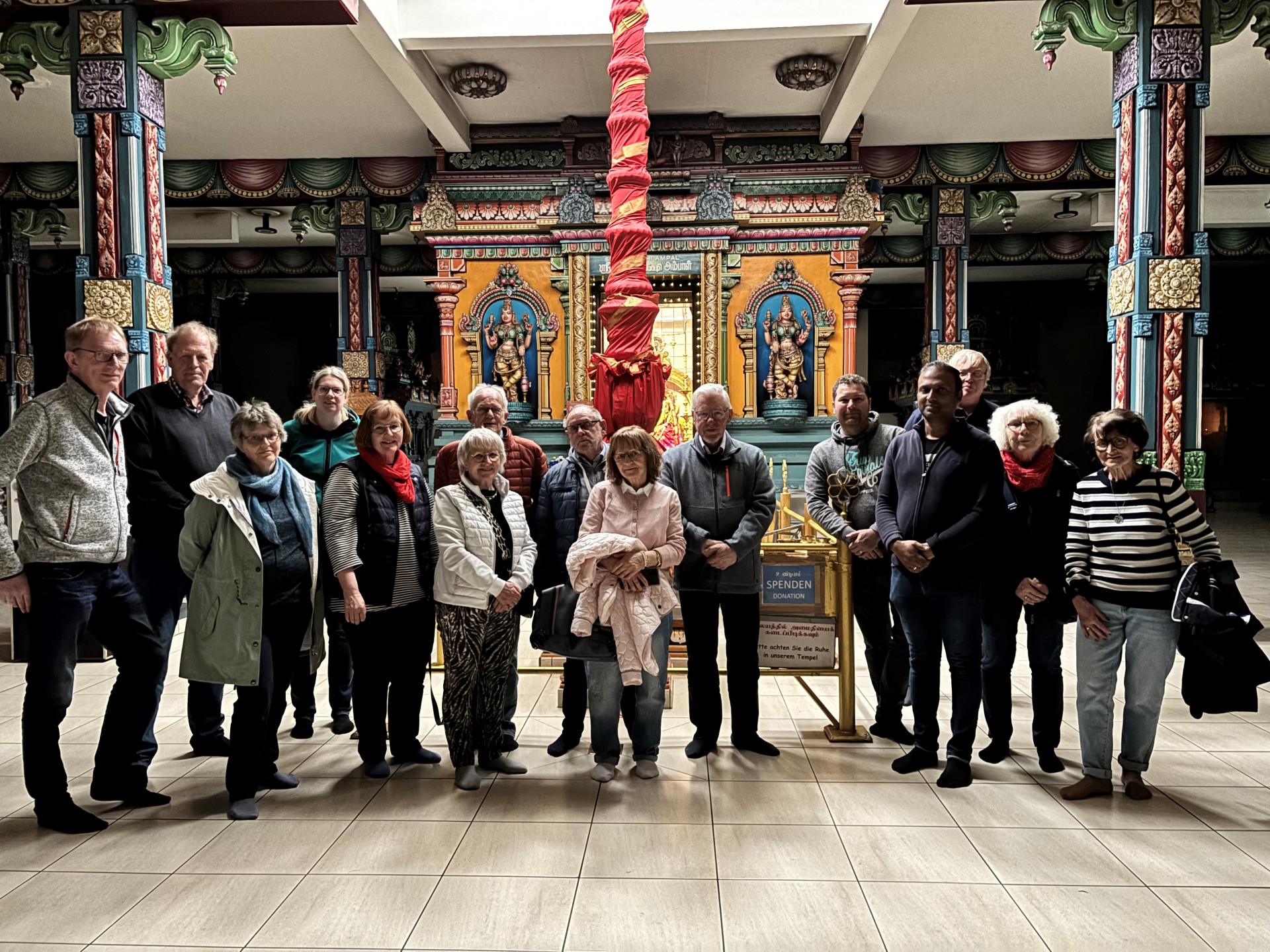 Groepsfoto in de tempel
