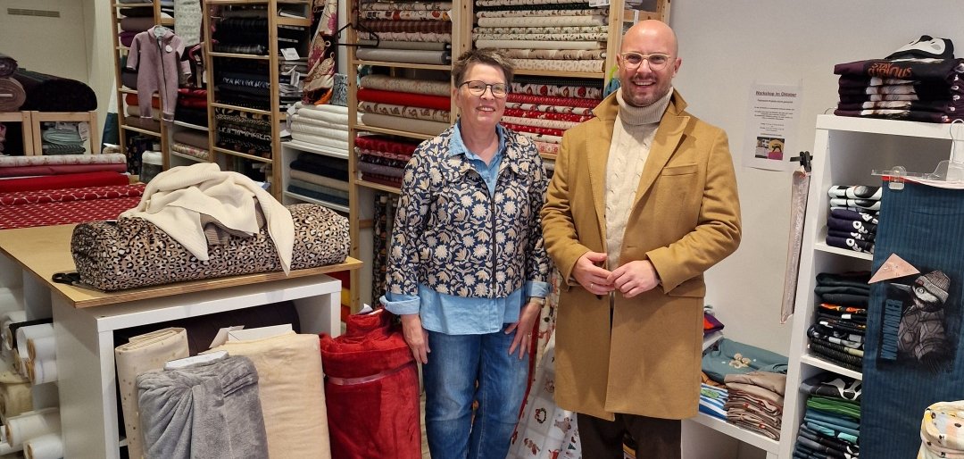 Jutta Balke en burgemeester Michael Gerdhenrich