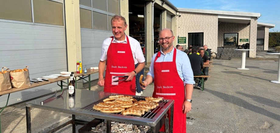 Herren am Grill