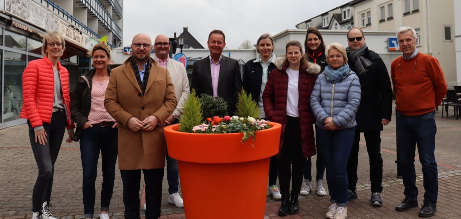 Gruppenfoto Blumenkübel Neubeckum