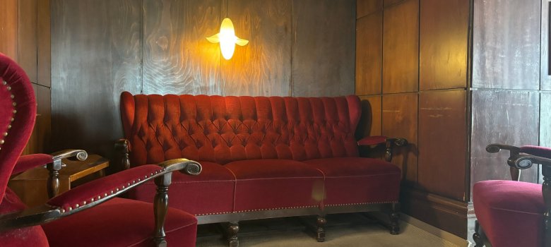 Sofa im Foyer