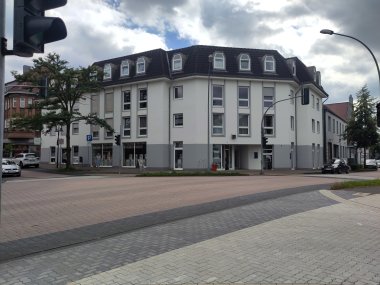 Haus vor dem neuen Anstrich