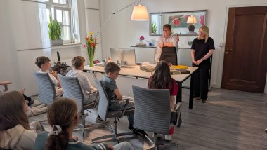 Im Trauzimmer des Standesamtes