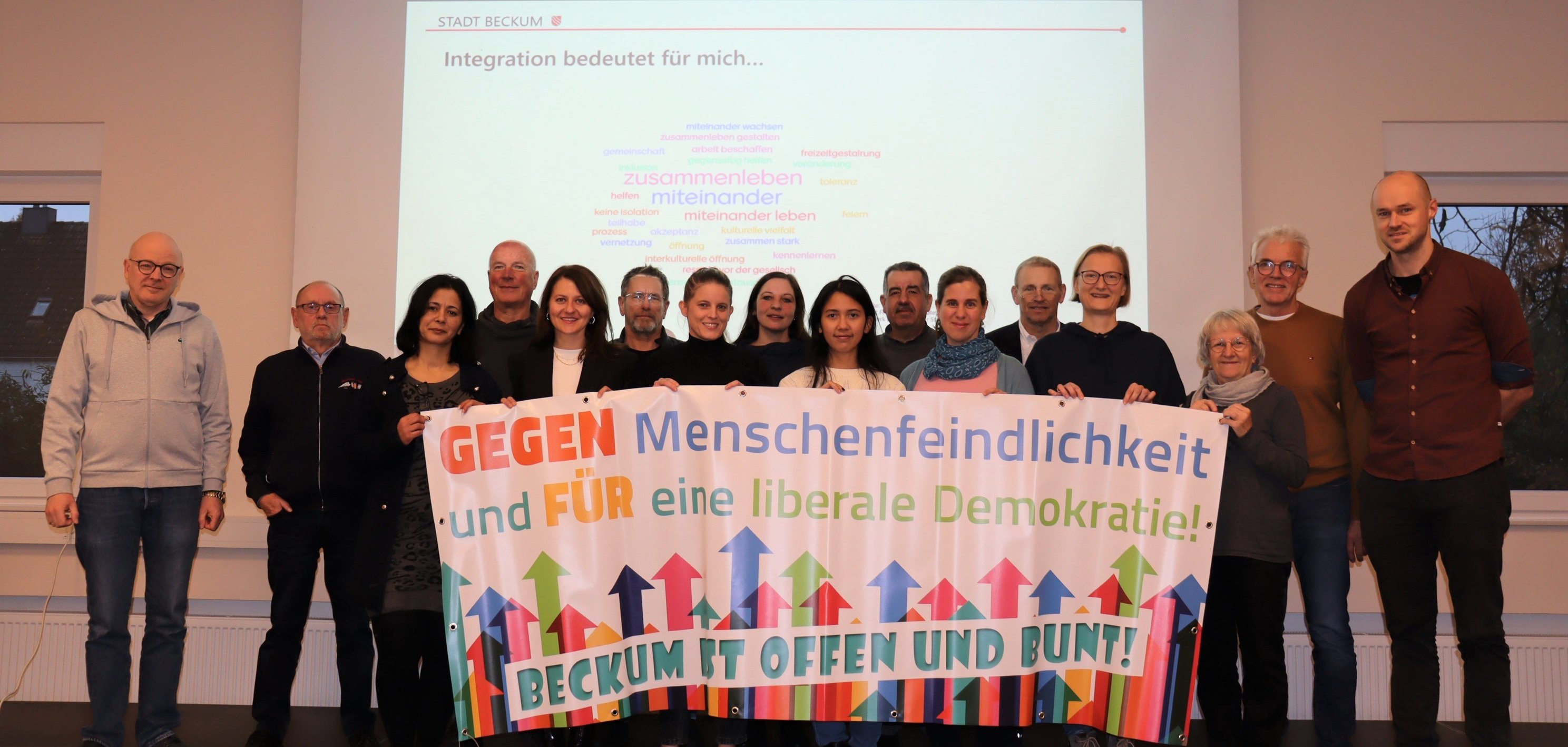 Gruppenfoto mit Banner