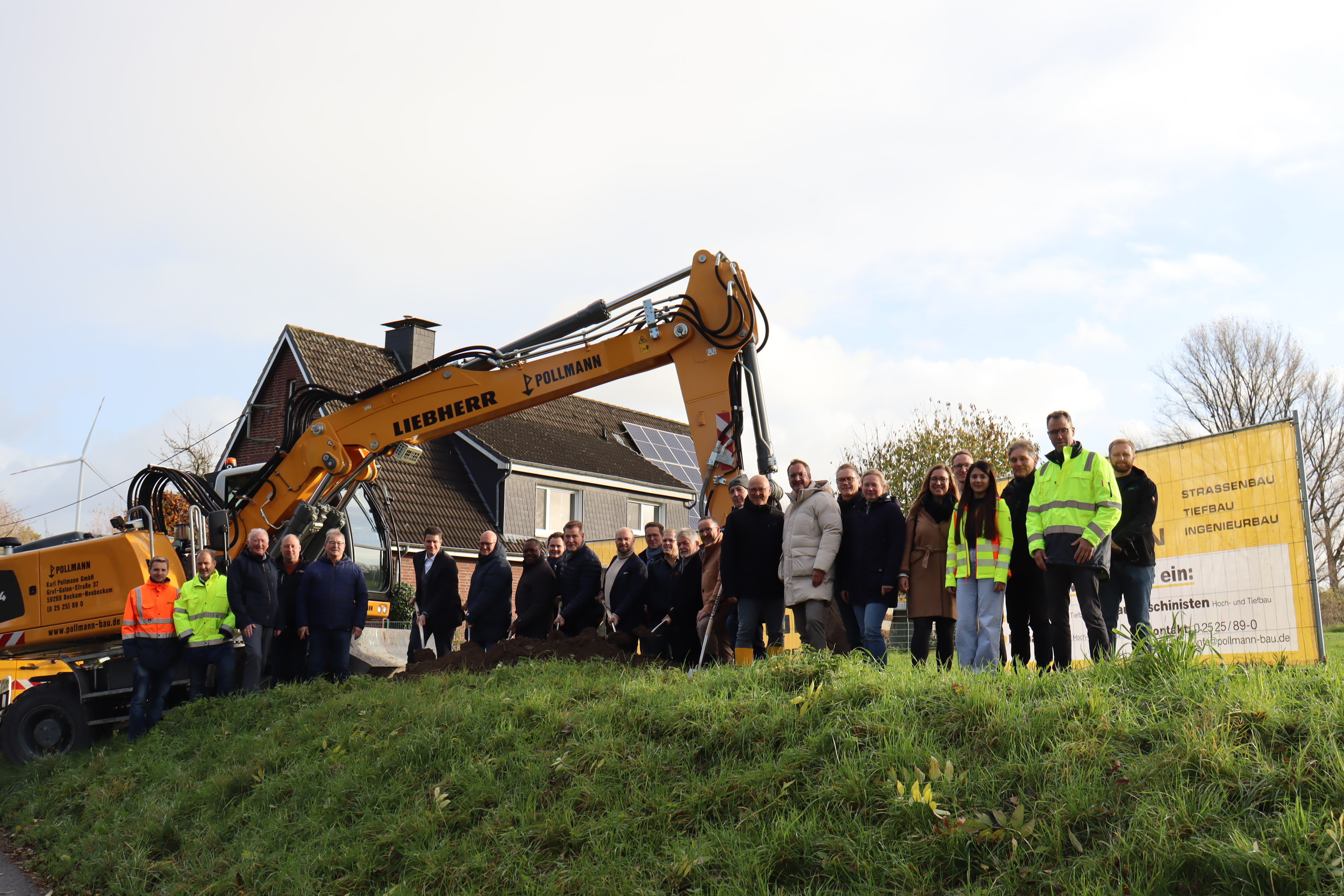 Gruppenbild an der Baustelle