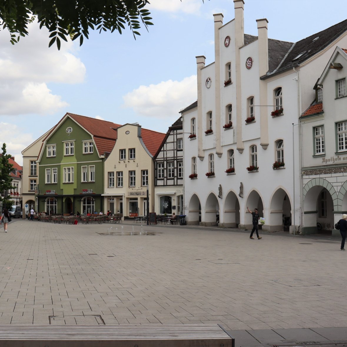 Leerer neuer Marktplatz