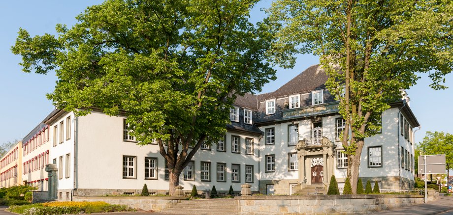 Rathaus von der Alleestraße
