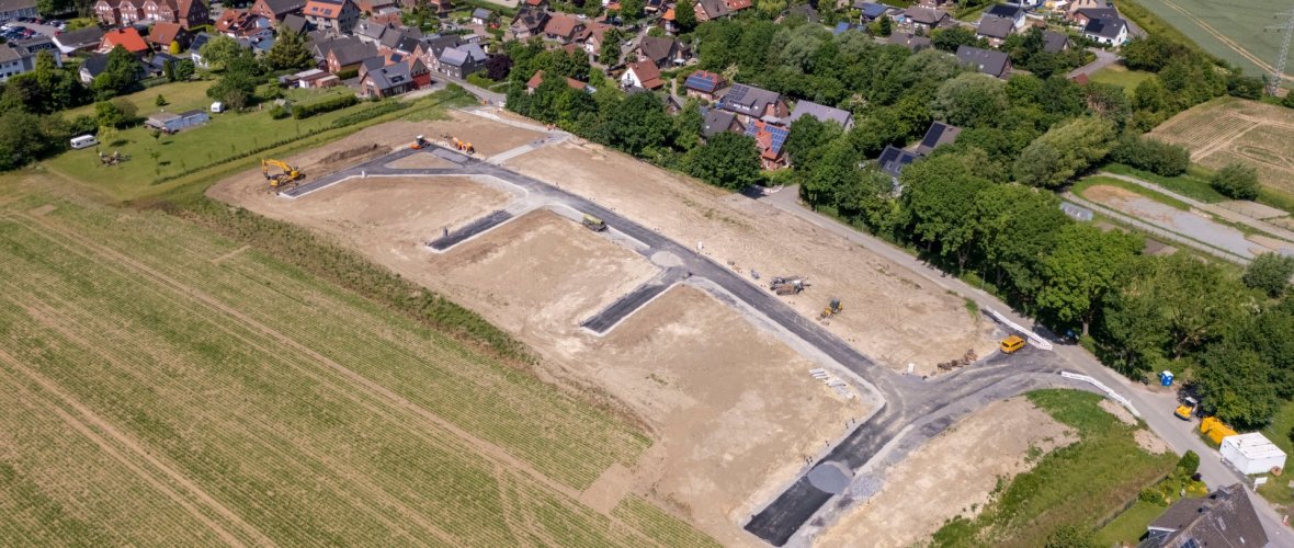 Luftbild mit Erschließungsstraße Auf dem Kirchfeld